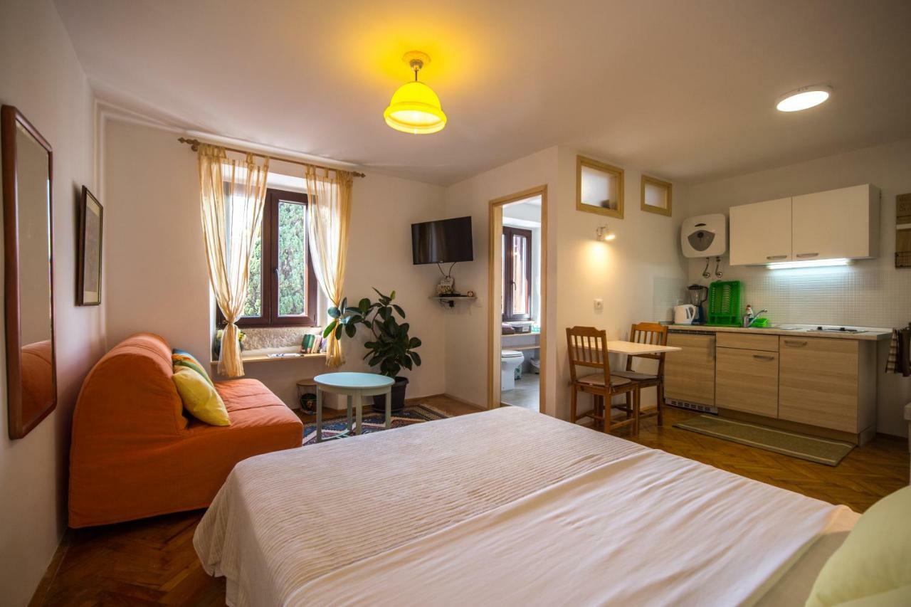 Studio Apartment Lux Ровинь Экстерьер фото